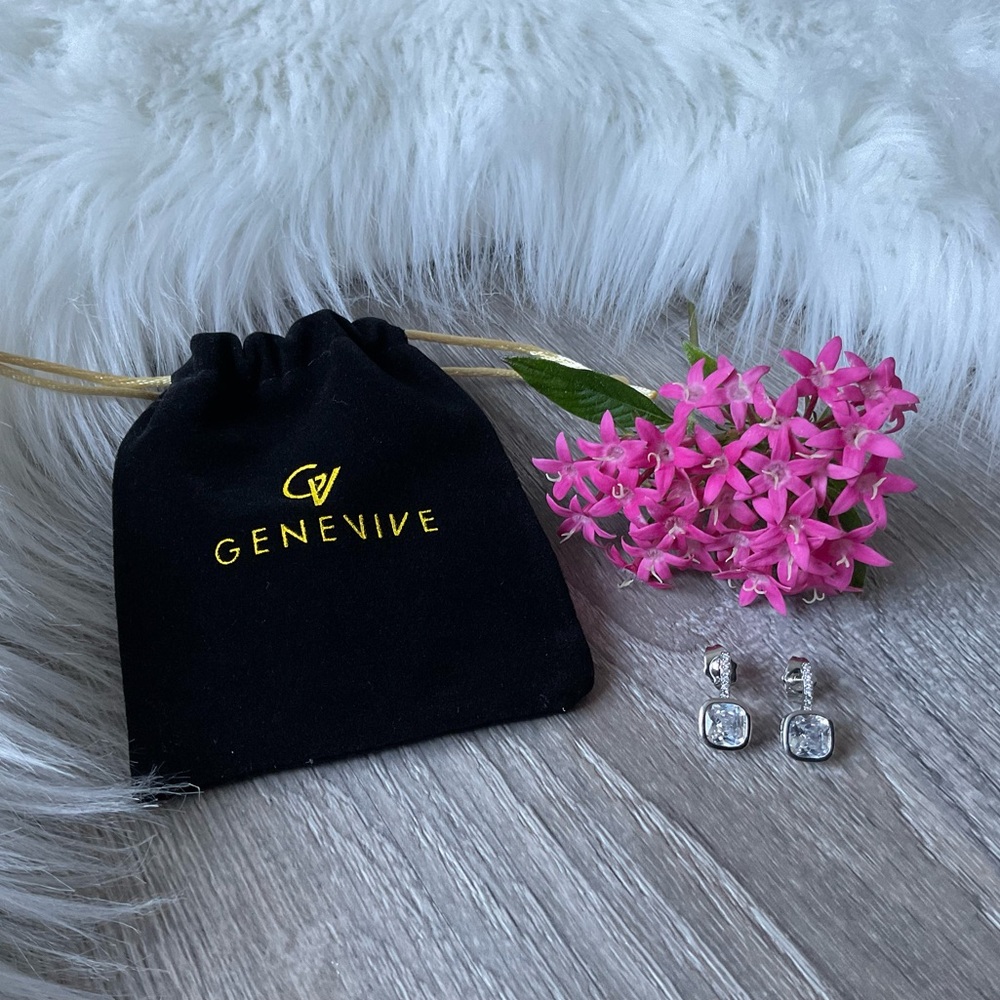 ✨ GENEVIVE Cannes Mini Stud Earrings
